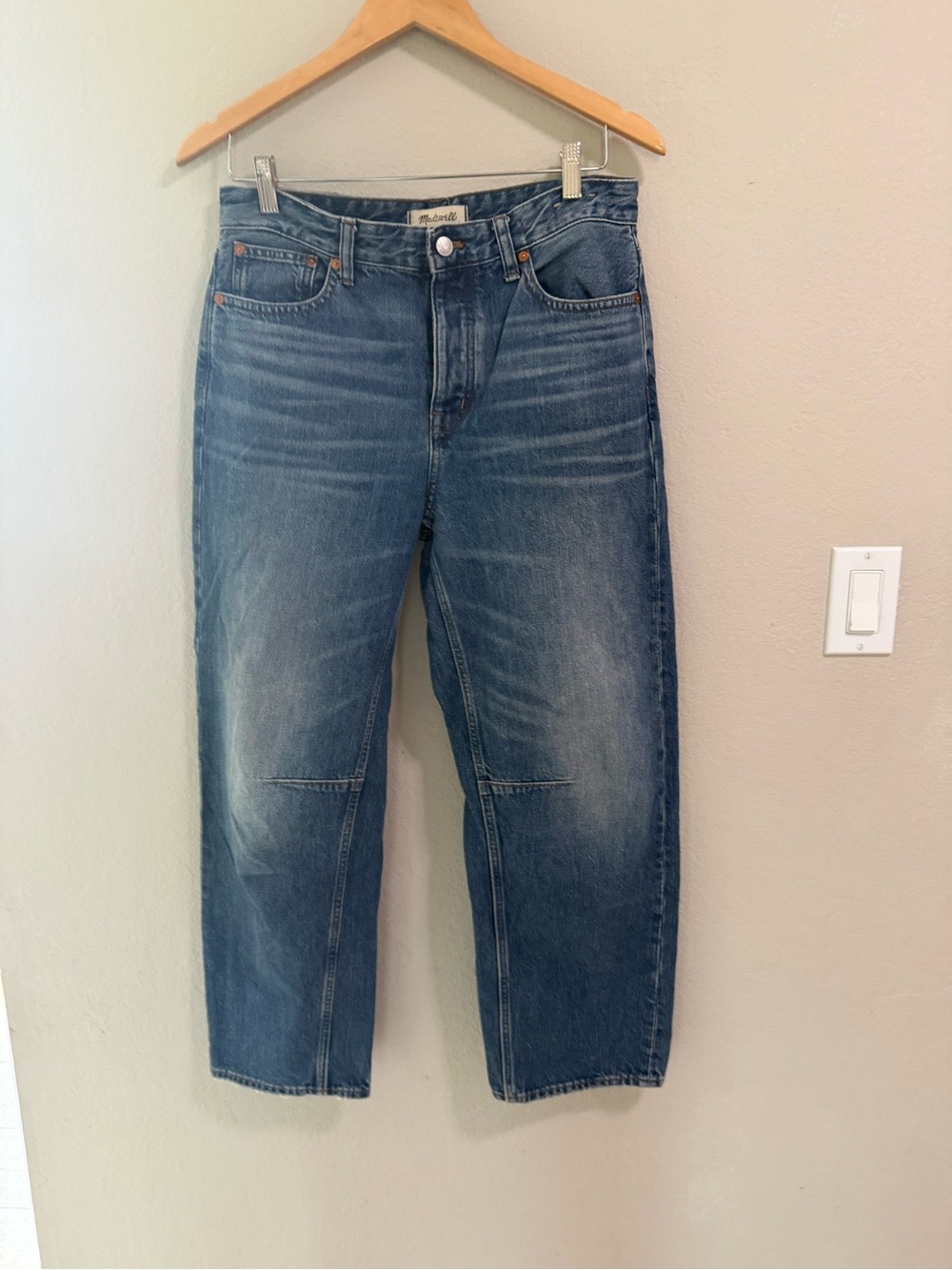 Madewell The Darted Barrel-Leg Jean Size 26 Medium Wash Denim